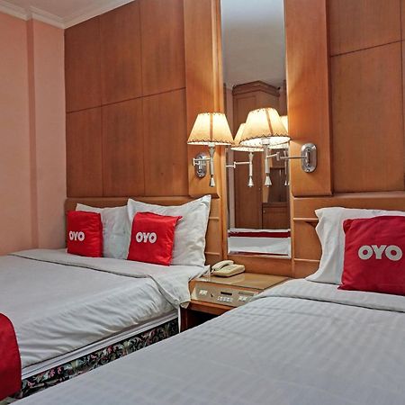 OYO 671 Hotel Capitol Giacarta Esterno foto